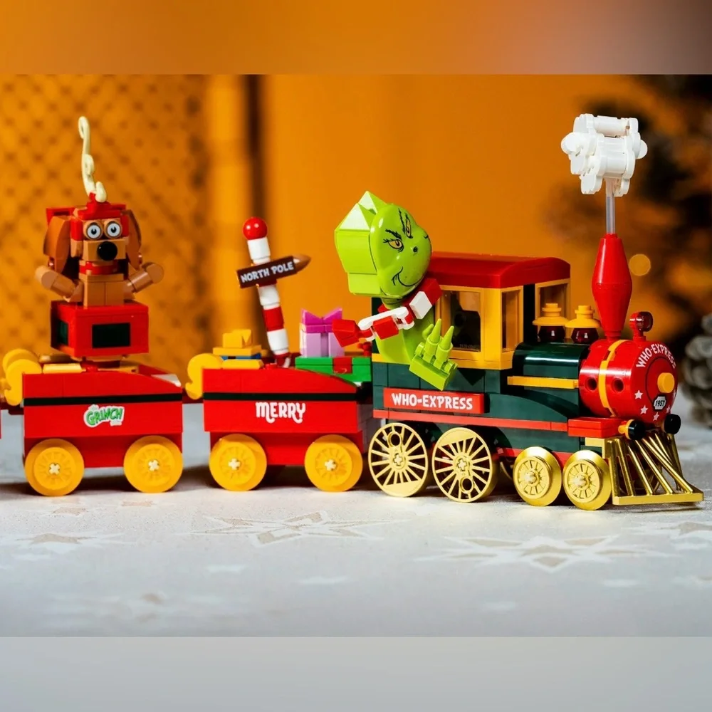 LEGO Grinch Express Train Set - Red, Green, Yellow